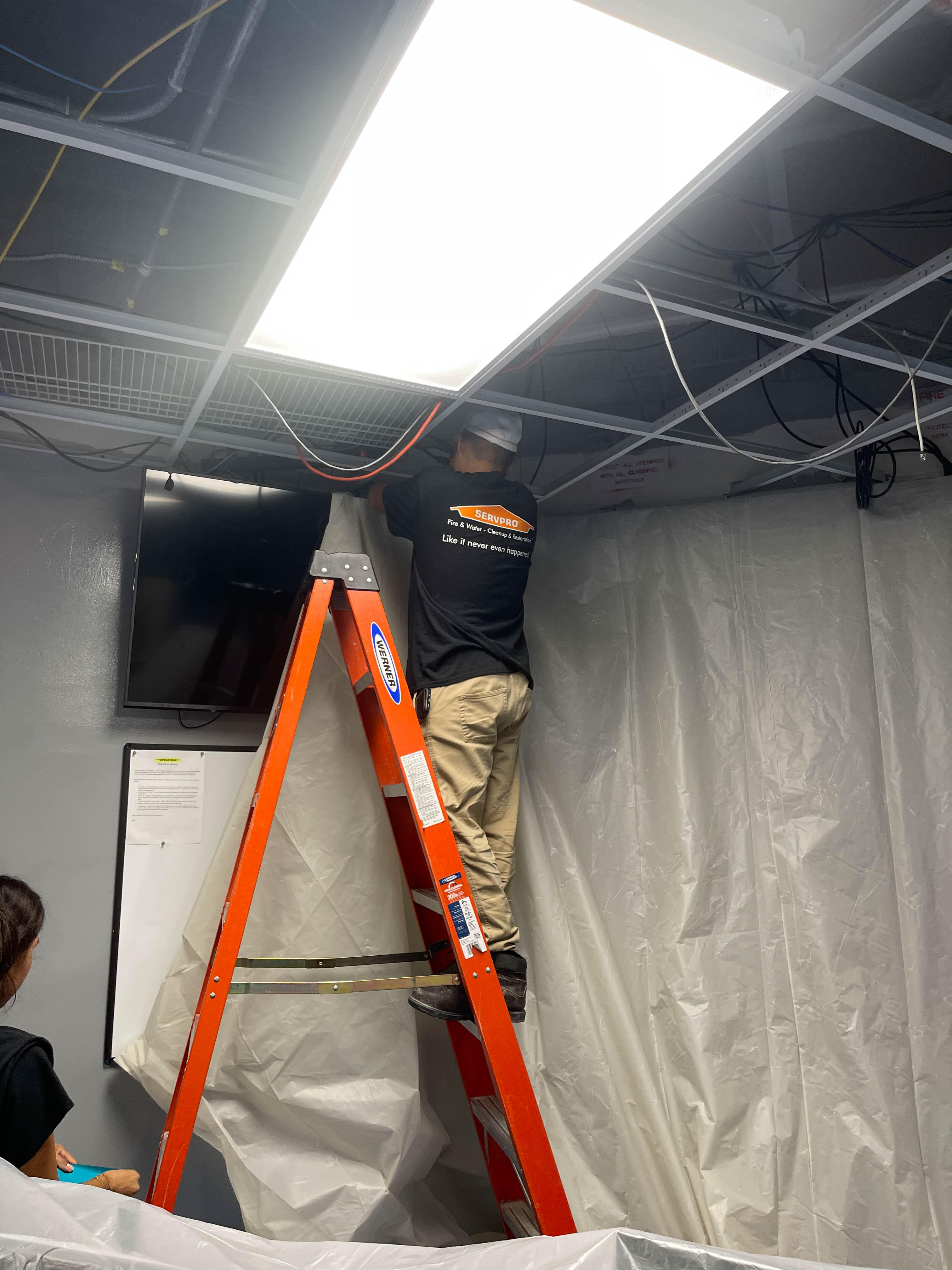 SERVPRO of Cape Coral has a team certified to handle water, mold and fire emergencies in St James City, FL, we have the right equipment to clean it up. Call us for professional help!