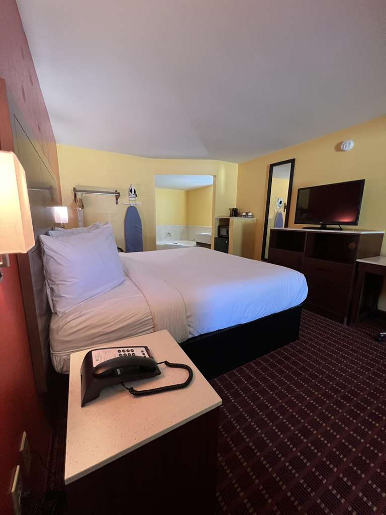 King Suite with Hot Tub