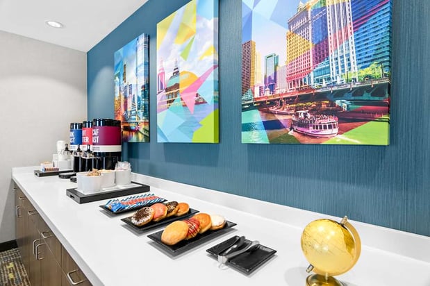 Images Hampton Inn & Suites  Chicago Medical District UIC