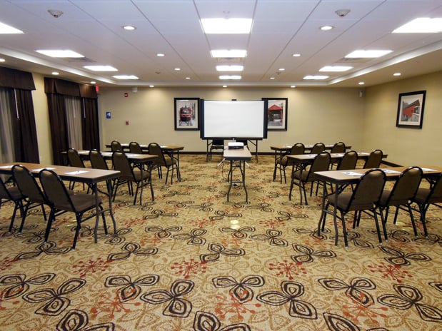 Images Holiday Inn Express & Suites Washington - Meadow Lands by IHG