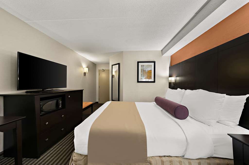 1 Queen Bed Best Western Plus Toronto North York Hotel & Suites Toronto (416)663-9500