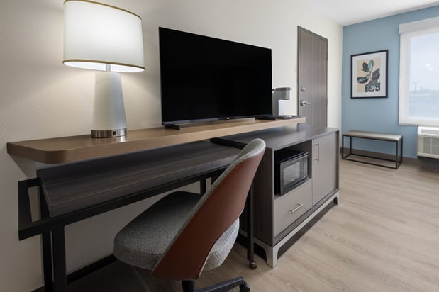 Images Holiday Inn & Suites Richmond - West End by IHG