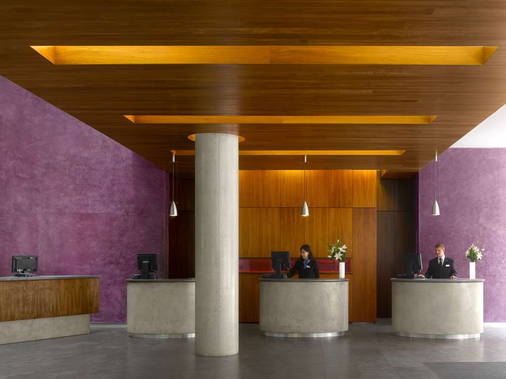 Lobby Reception Area Radisson Blu Hotel, Liverpool Liverpool 01519 661500