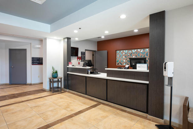 Images Candlewood Suites St. Joseph by IHG