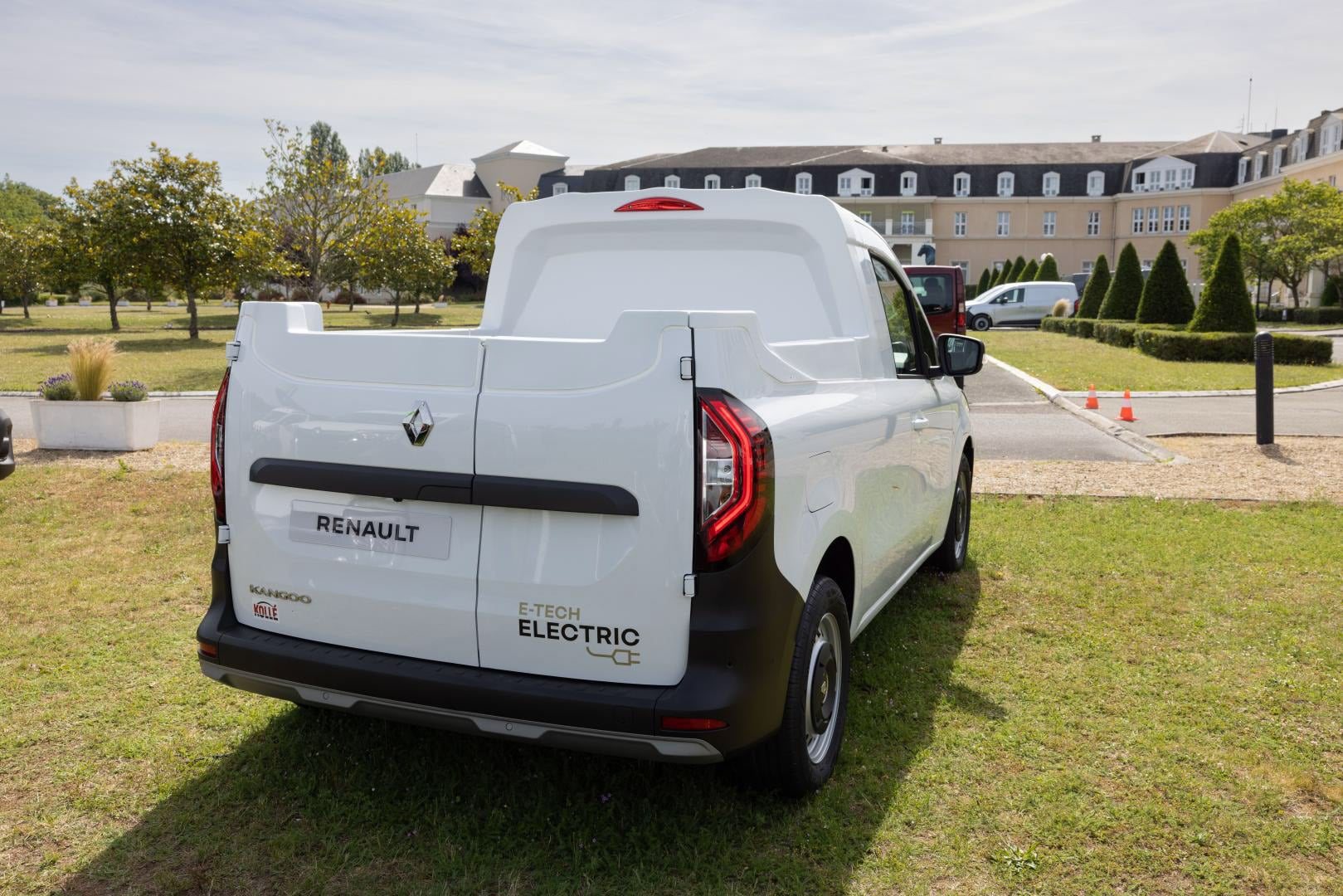 Kundenbild groß 16 Au­to­haus Schou­ren - Re­nault in Brüggen