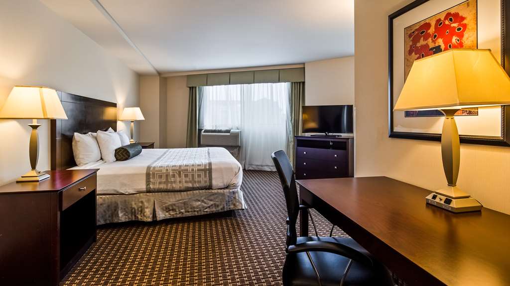 King Bed Best Western Plus Philadelphia Airport South At Widener University Chester (610)872-8100