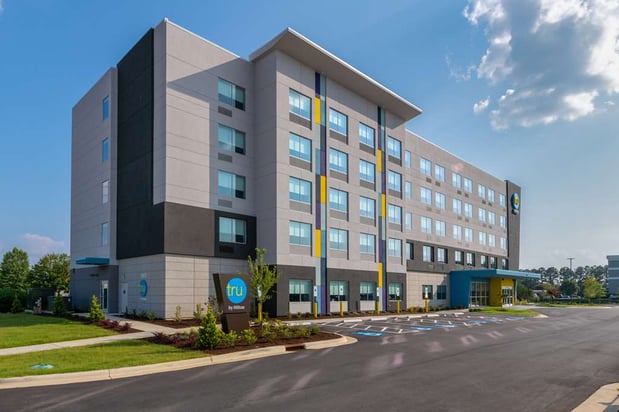 Images Tru by Hilton Fayetteville Fort Liberty
