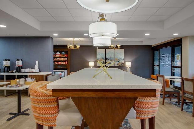 Images Hampton Inn Birmingham-Colonnade 280