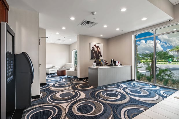 Images Holiday Inn Express & Suites Orlando - Lake Buena Vista by IHG
