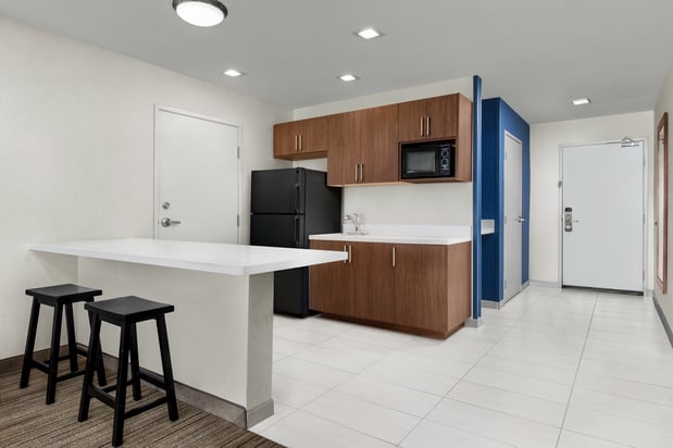 Images Holiday Inn Express & Suites Marina - State Beach Area by IHG