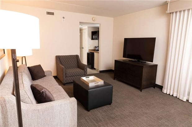 Images Embassy Suites by Hilton Detroit Troy Auburn Hills