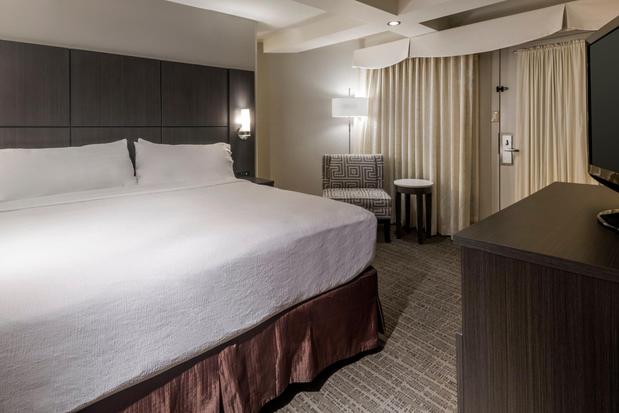 Images Holiday Inn & Suites Phoenix Airport North by IHG