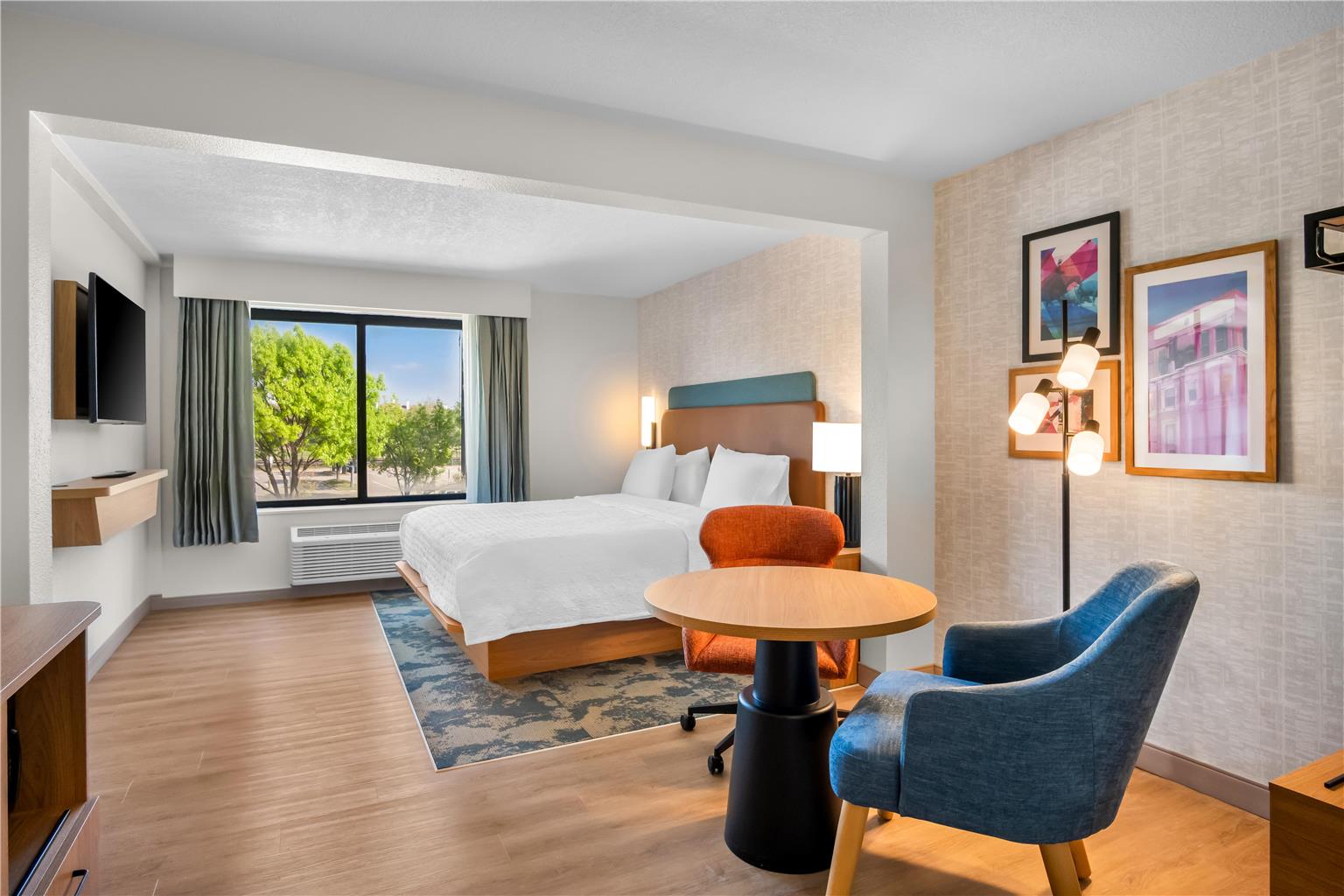 Guest room