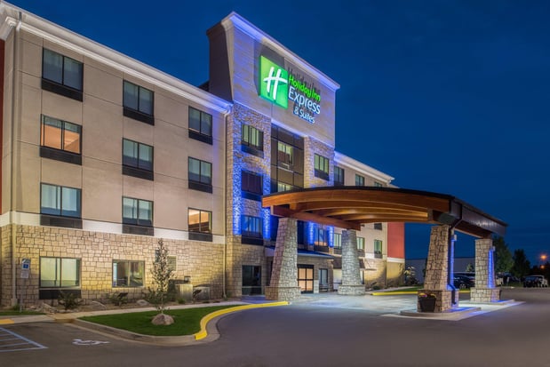 Images Holiday Inn Express & Suites Bismarck by IHG