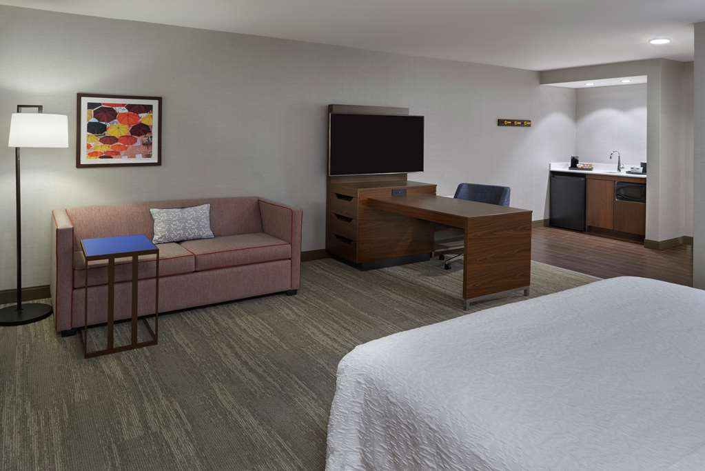 Images Hampton Inn & Suites by Hilton Montreal-Dorval