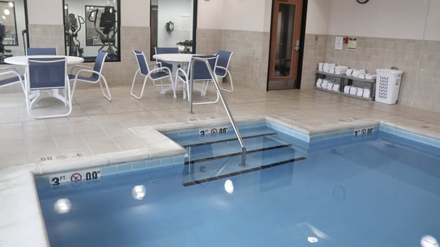 Images Holiday Inn Express & Suites Morton Peoria Area by IHG