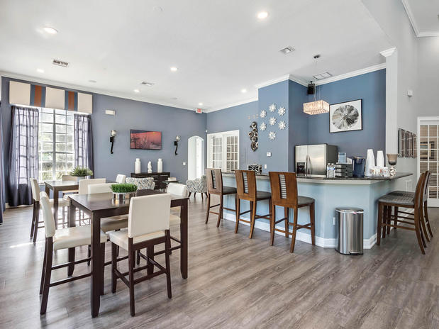 Images Knightsbridge at Stoneybrook