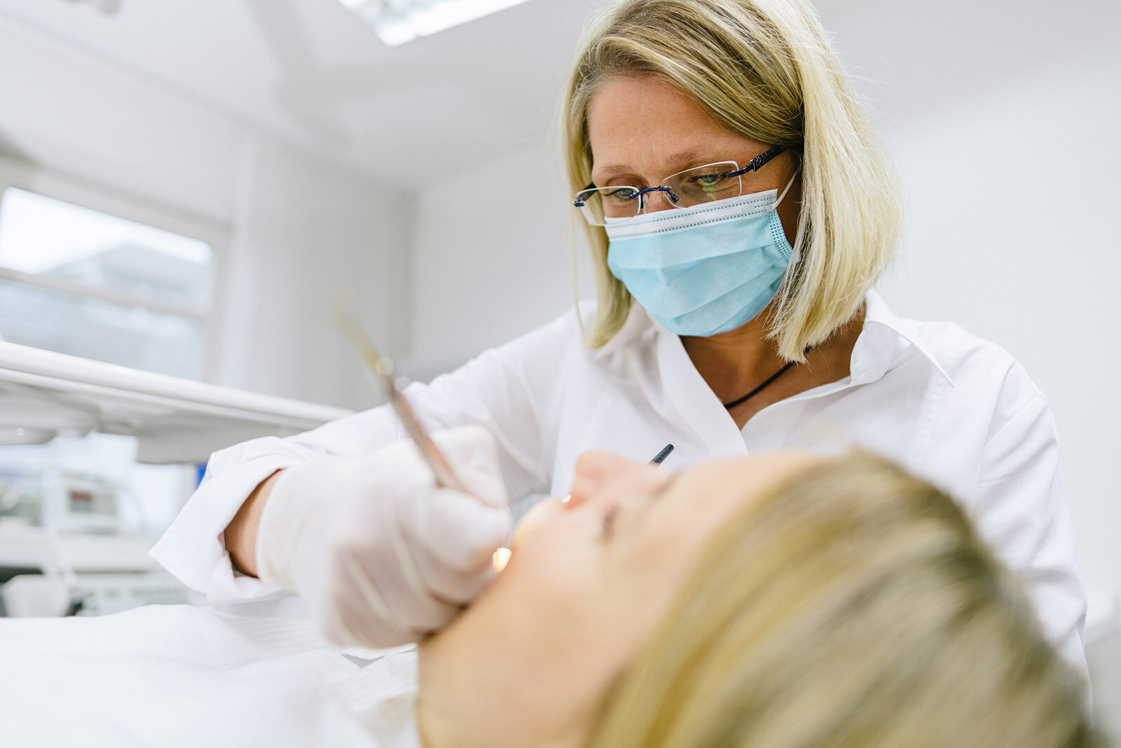 Bild 28 Praxis für Implantologie und ästhetische Zahnheilkunde Dr. Westphalen - Zahnarzt in Gottmadingen in Gottmadingen
