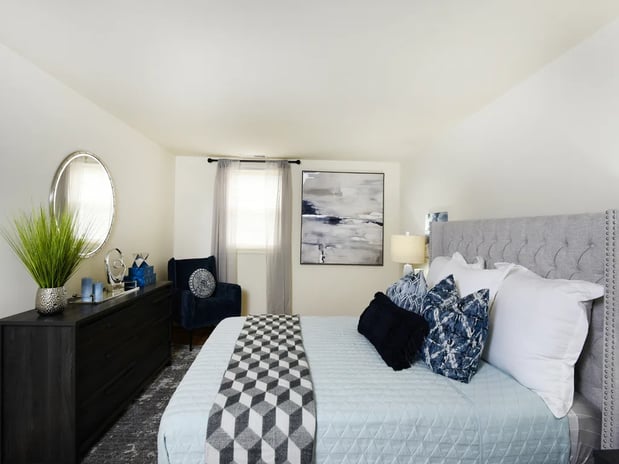 Images Hyde Park Apartments*