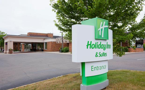 Images Holiday Inn & Suites St. Cloud, an IHG Hotel