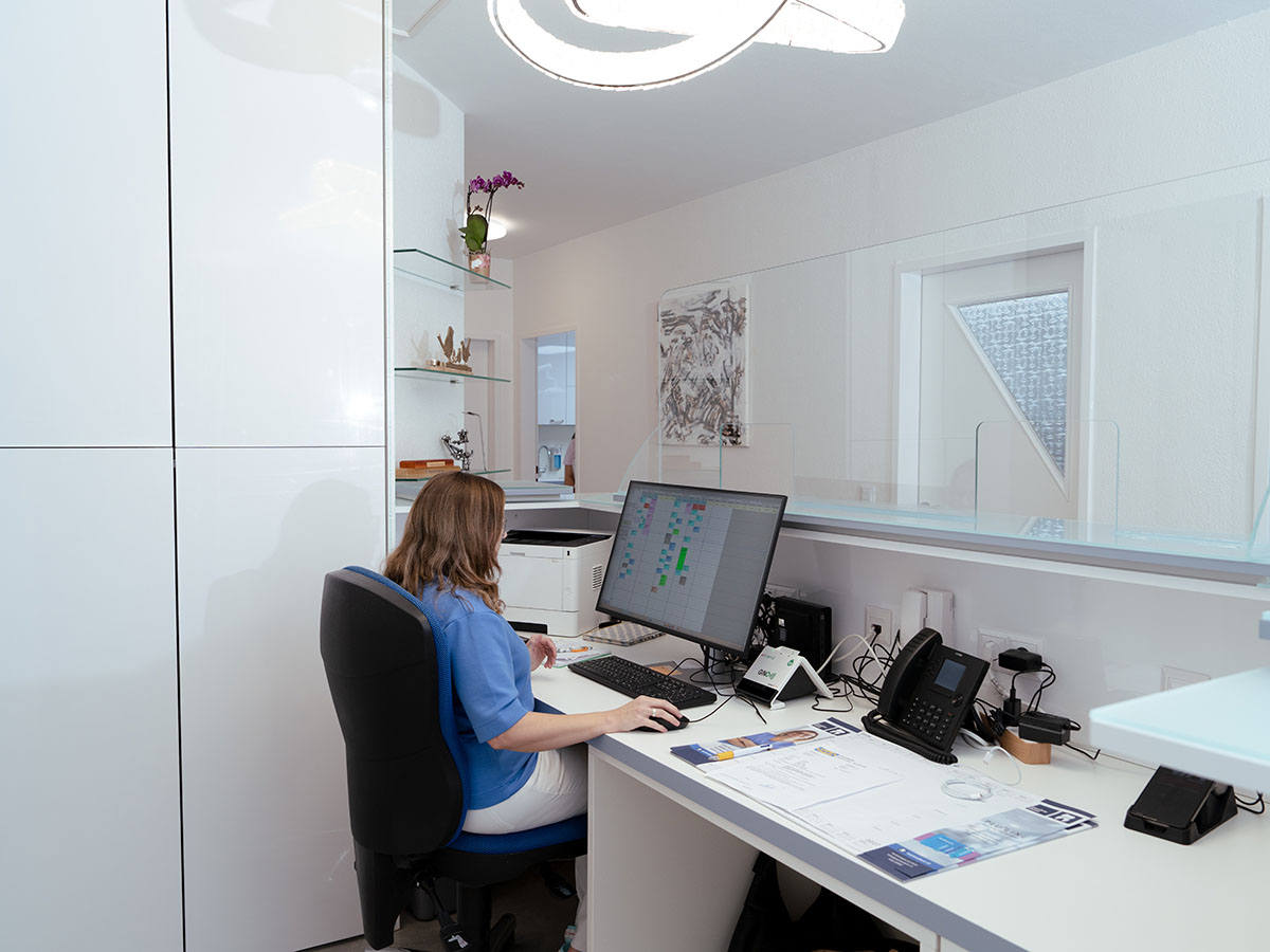 Bild 3 von Zahnarztpraxis Dr. Hekmat Mohammed - Kuchl