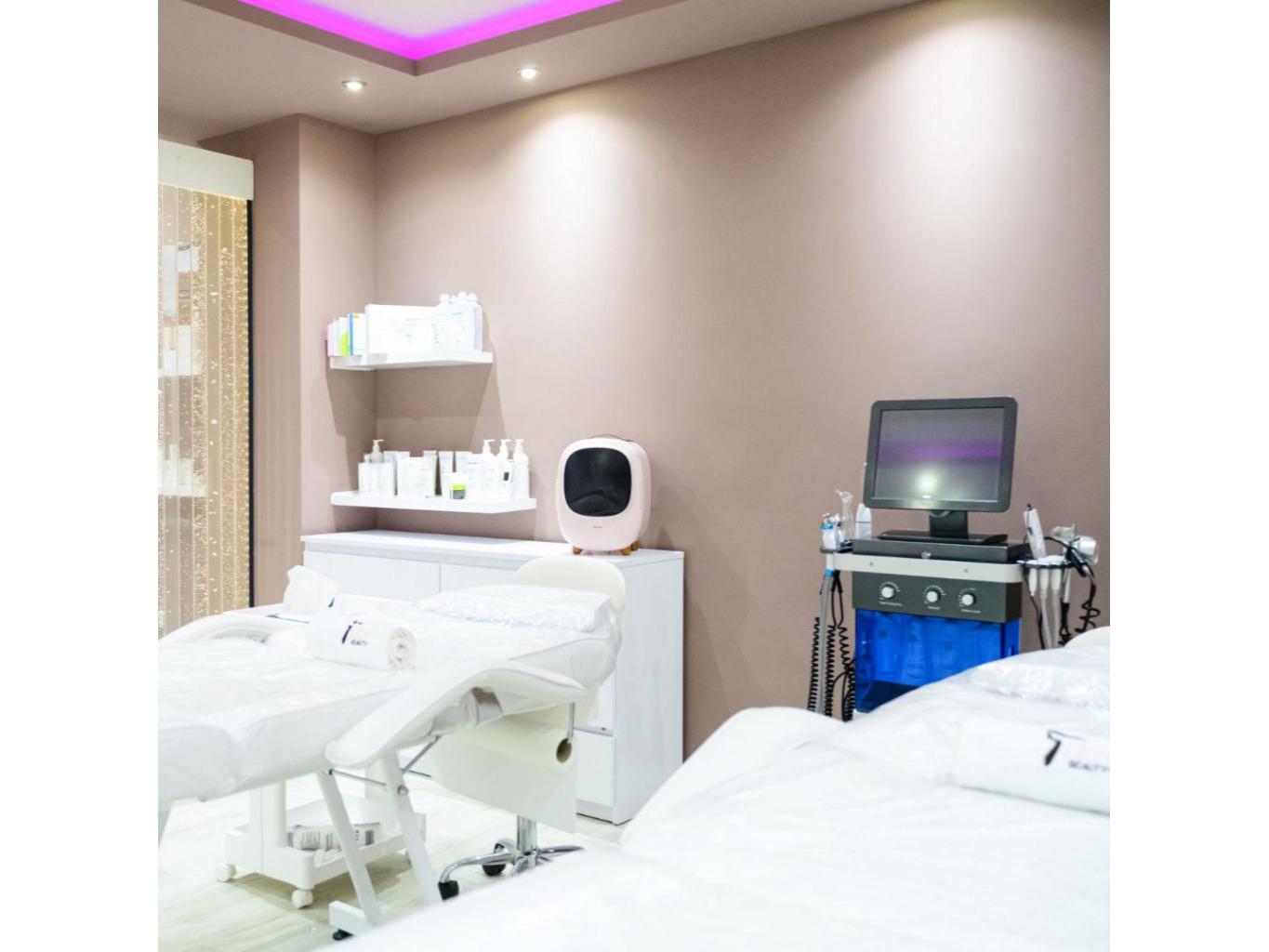 Tuka Beauty School​, Alleestraße 75 in Bochum