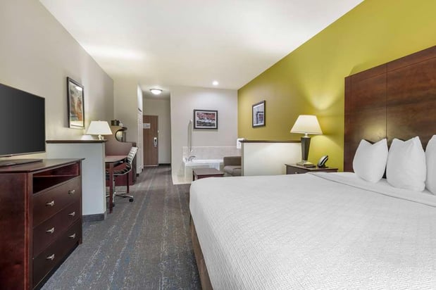 Images Best Western Plus Mansfield Inn & Suites