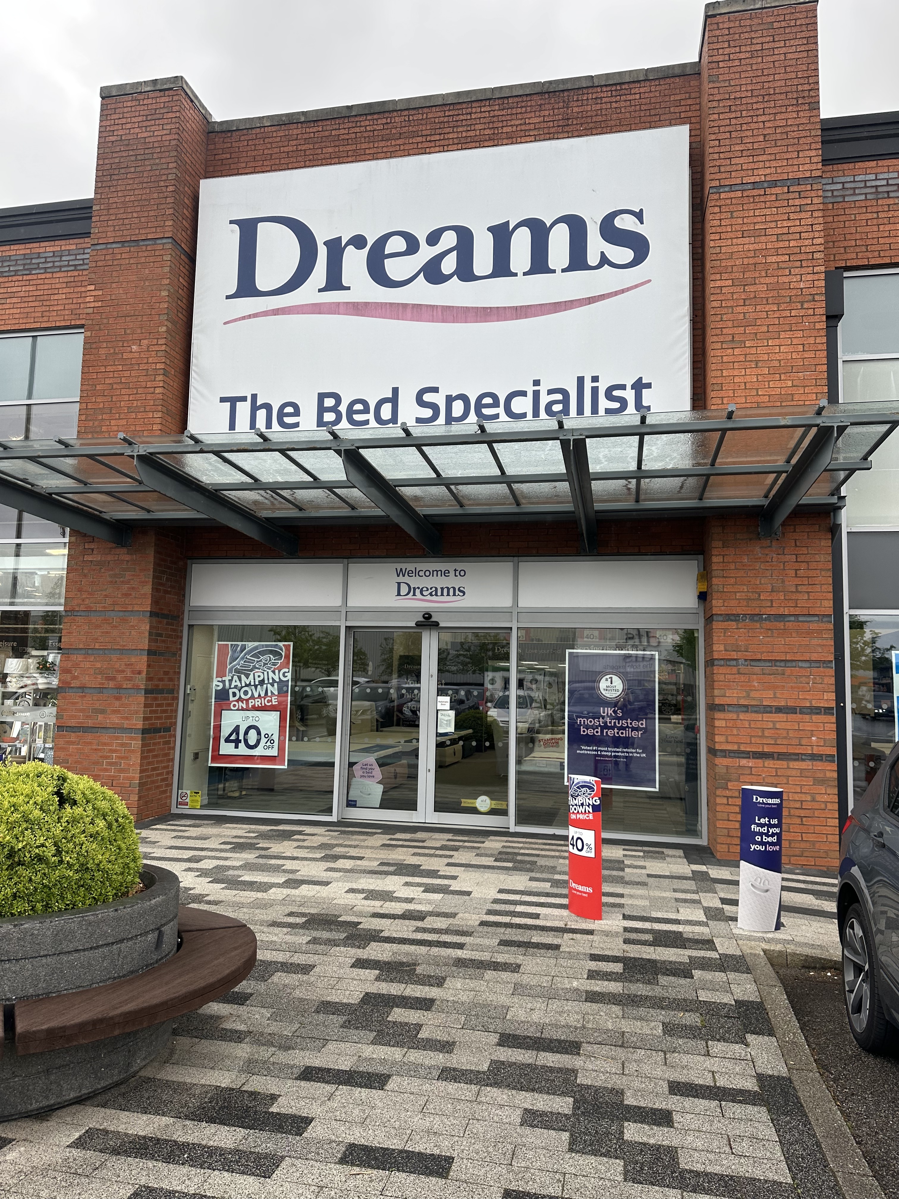 Dreams Oldham entrance