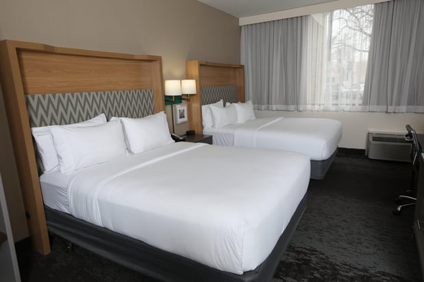 Images Holiday Inn & Suites Chicago North Shore (Skokie) by IHG