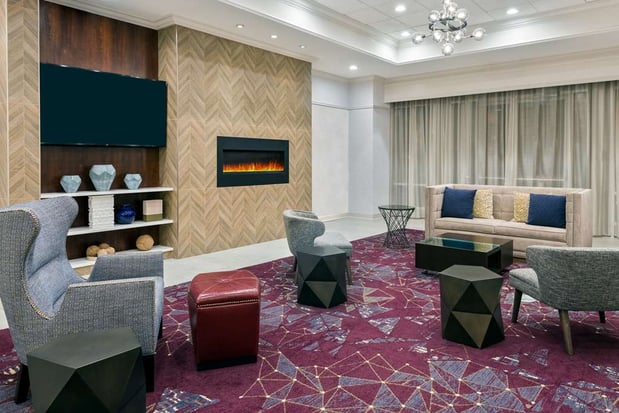 Images Hampton Inn & Suites Buffalo Downtown