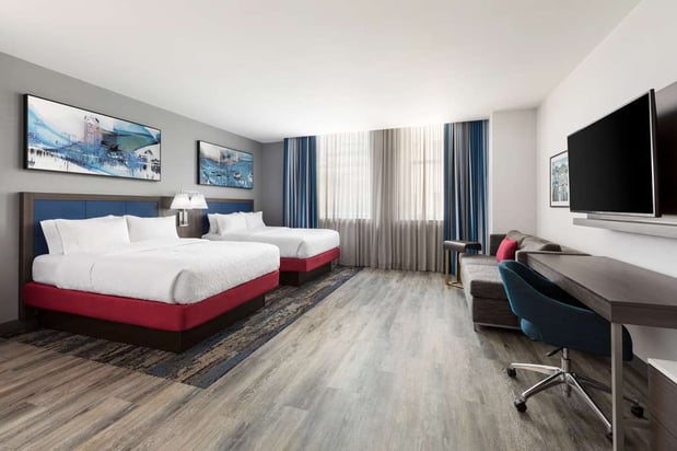 Images Hampton Inn & Suites Baltimore Inner Harbor