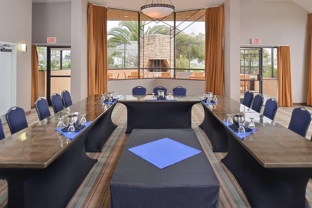 Images Holiday Inn Express & Suites Ventura Harbor by IHG