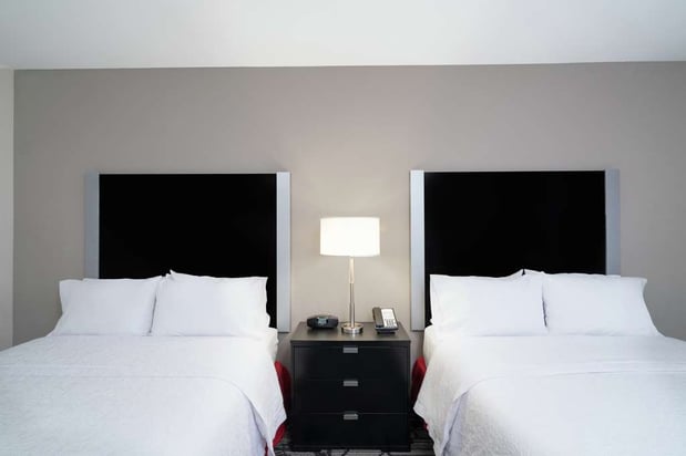 Images Hampton Inn & Suites Roanoke Airport