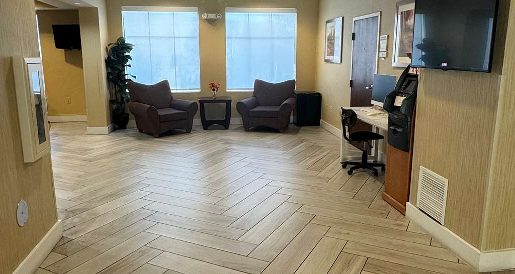 Best Western Plus Hannaford Inn & Suites