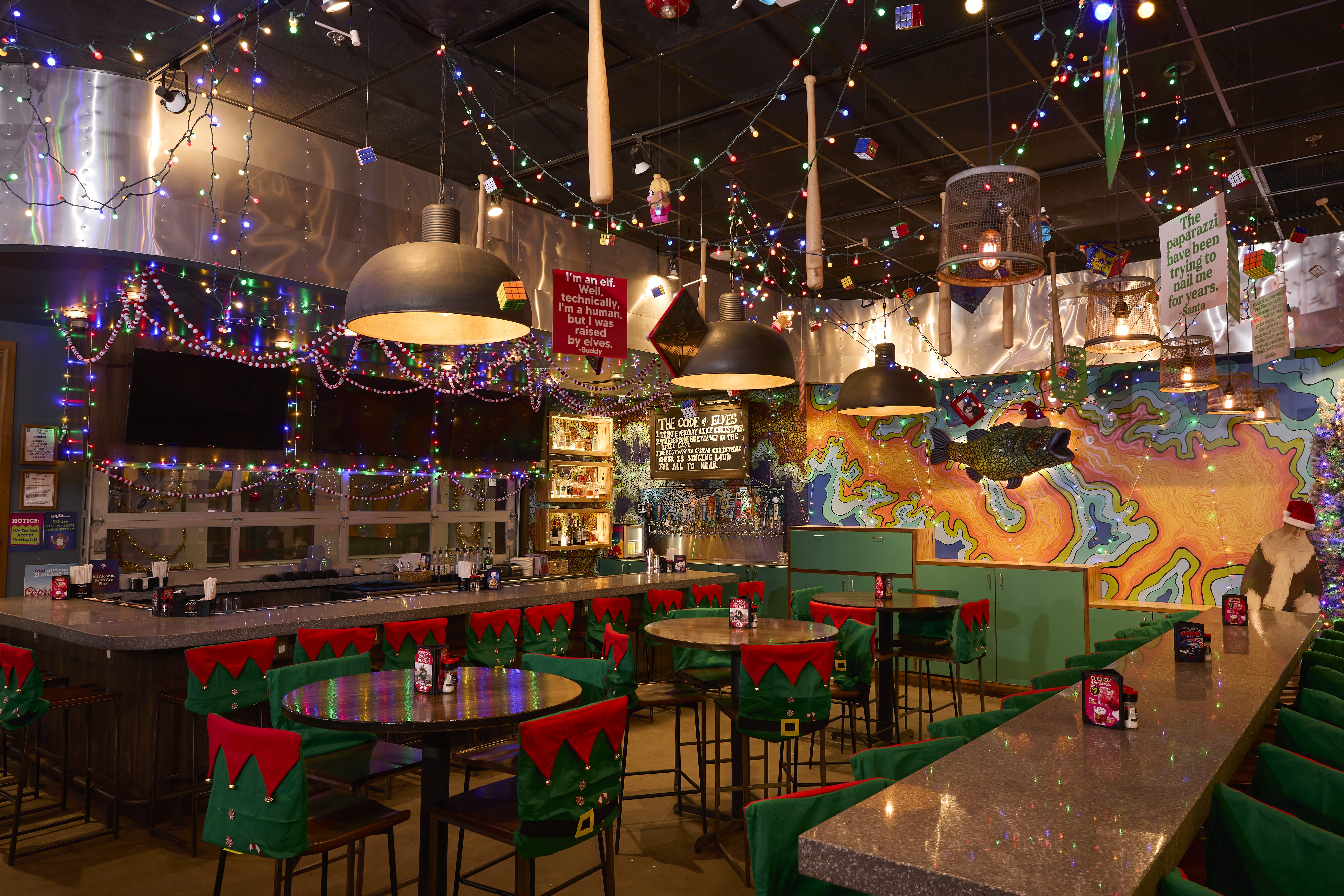 Mellow Mushroom Acworth Holiday Pop Up- festive decor