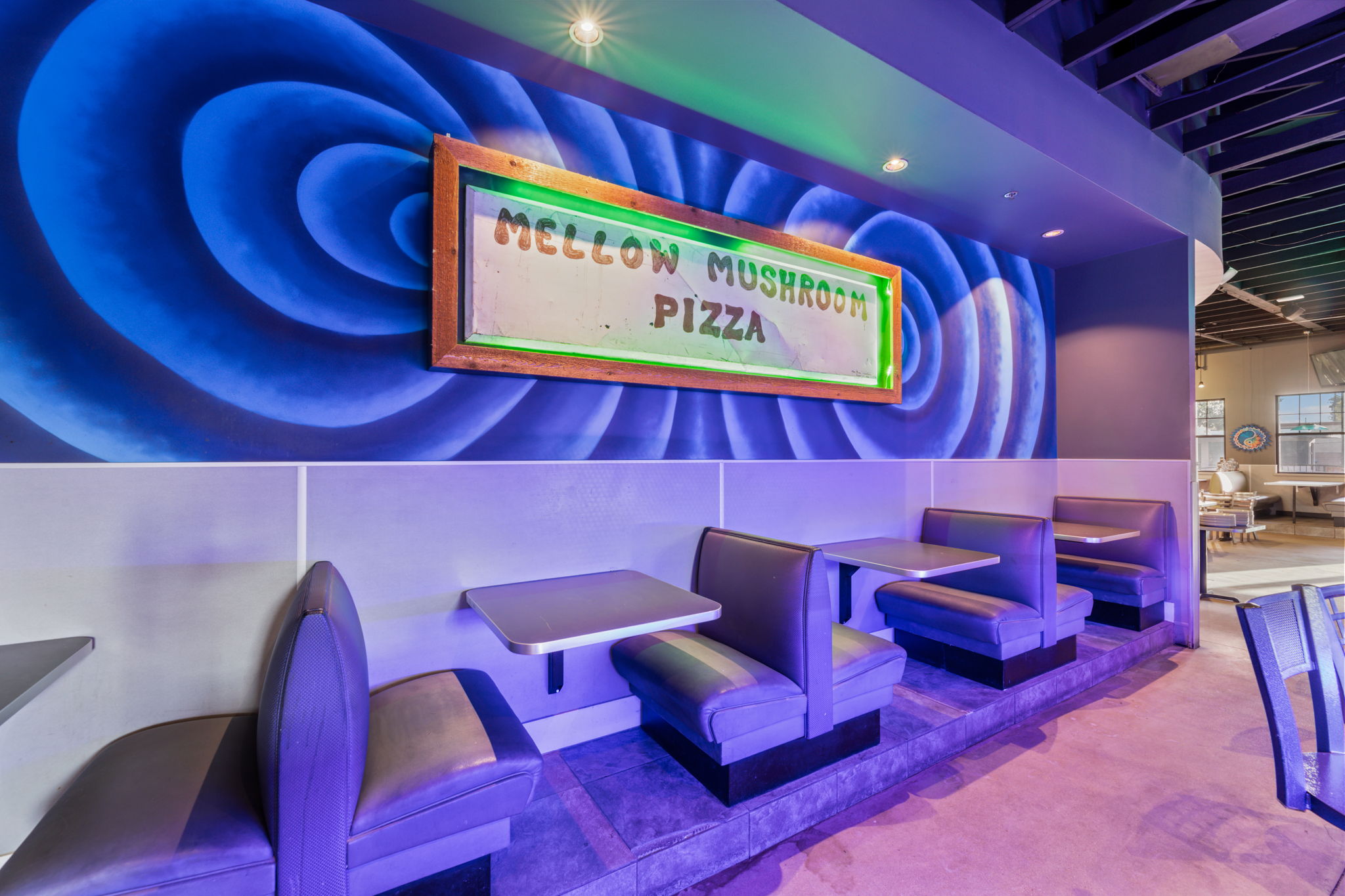 mellow mushroom Arlington seating area and mural