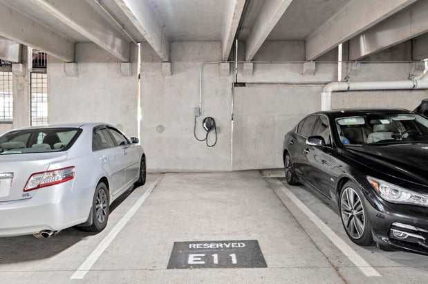 Images Camden Dulles Station Apartments