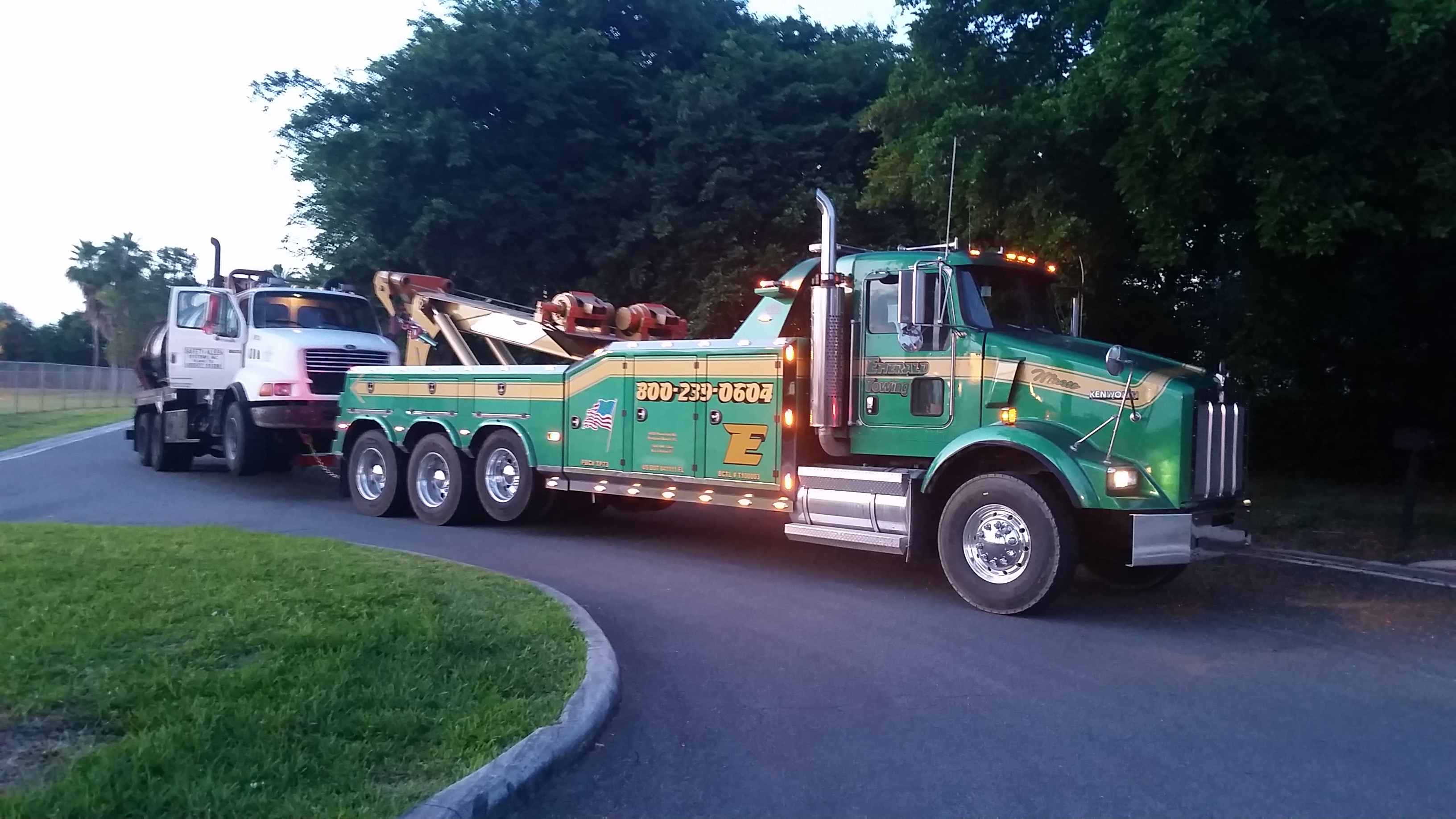 Emerald Towing Photo