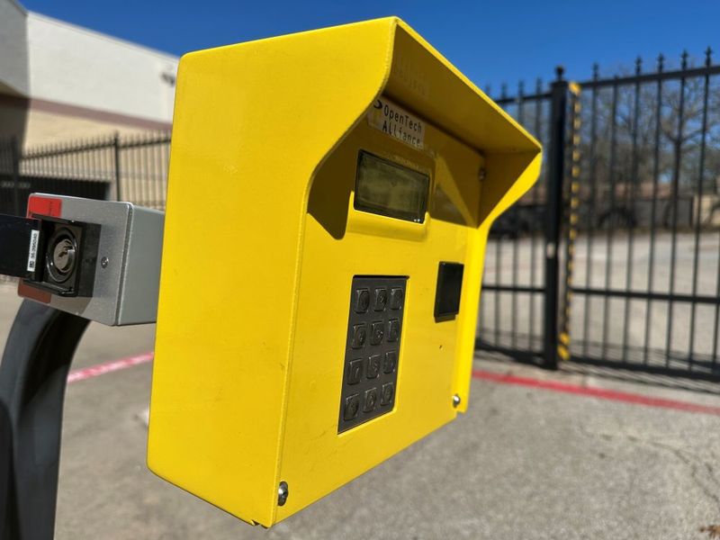 3468Merchandise Wall