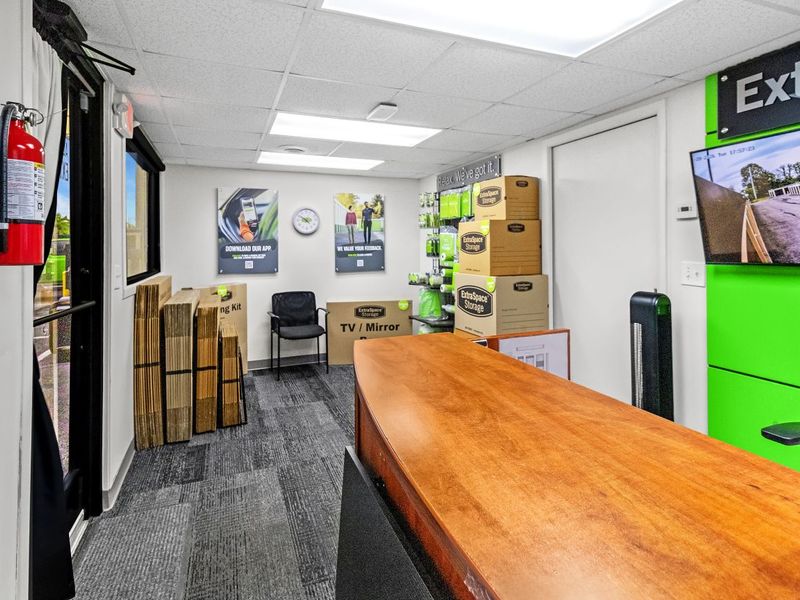 Office - Extra Space Storage at 123 Davis St, Portland, TN 37148