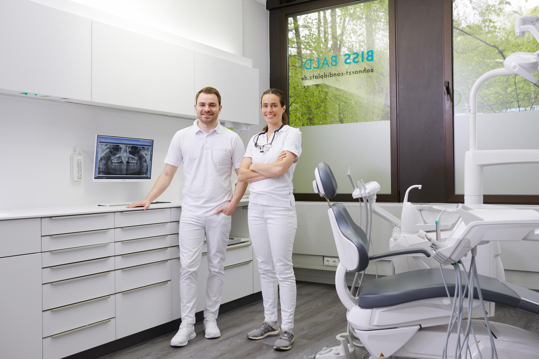 Zahngesundheitszentrum am Candidplatz (Dr. Kampen, Hr. Salatas)
