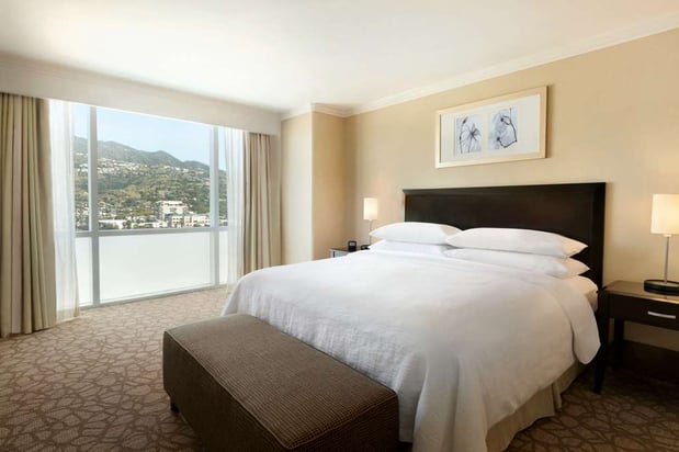 Images Embassy Suites by Hilton Los Angeles Glendale