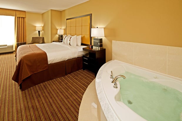 Images Holiday Inn Mobile - Airport by IHG