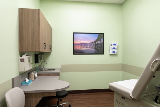 Images University of Maryland Urgent Care - Kent Island