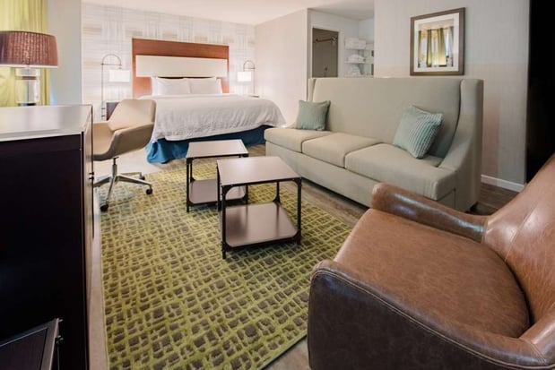 Images Hampton Inn & Suites Washington DC-Navy Yard