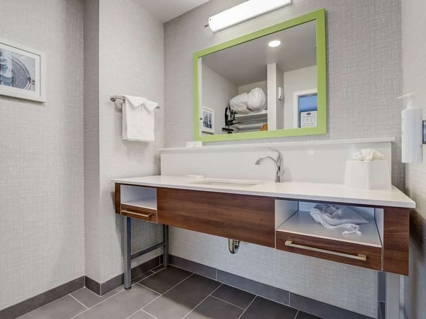 Images Hampton Inn and Suites by Hilton Cincinnati Midtown Rookwood