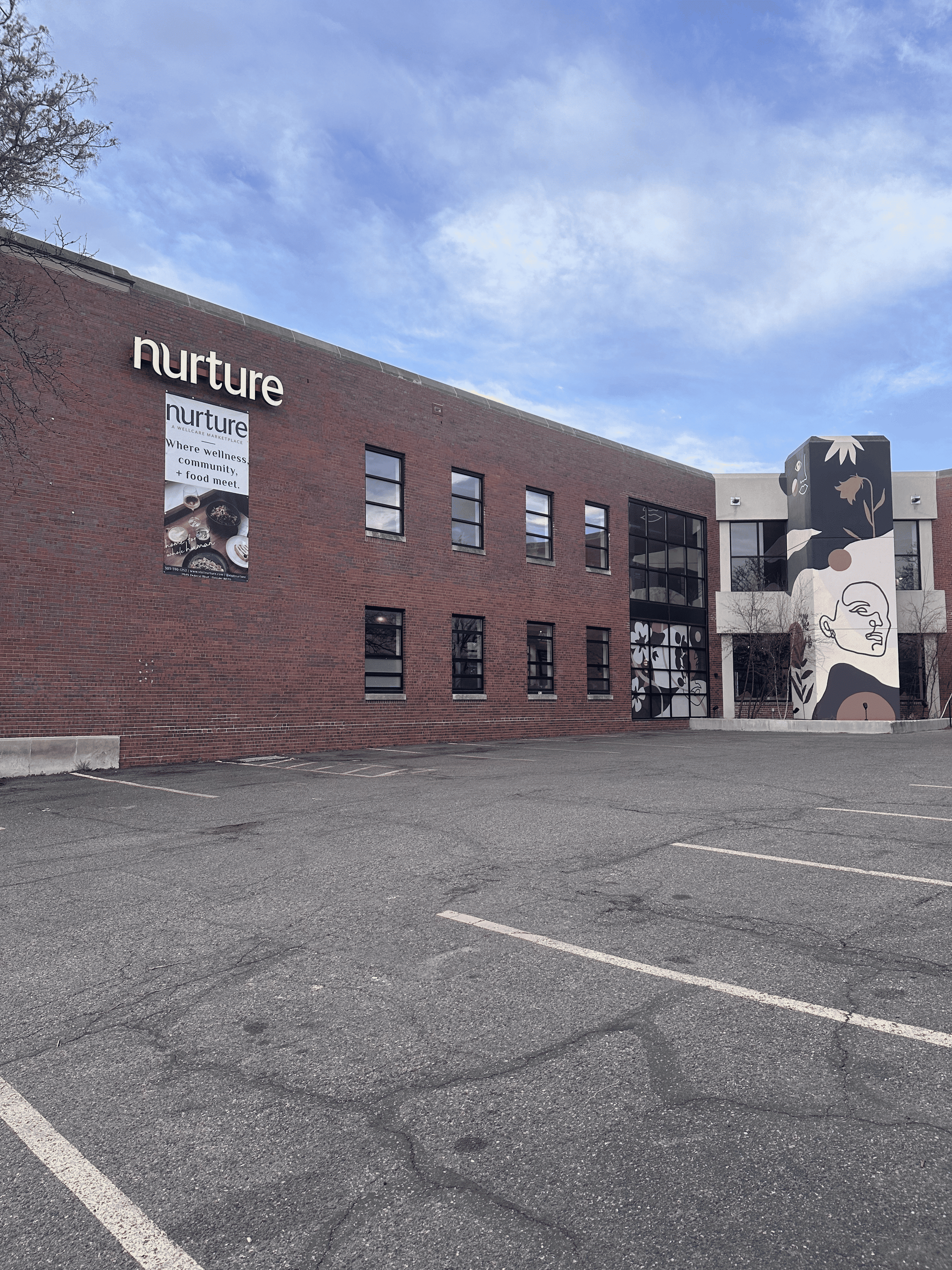 Alternate view of the Highlands FastFit building exterior.