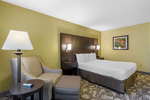 Images Best Western Plus Plaza by the Green