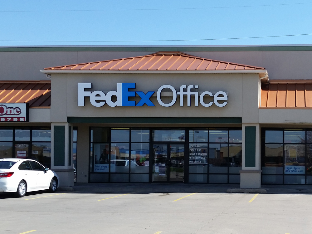 FedEx Office Print & Ship Center Photo