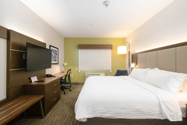 Images Holiday Inn Express & Suites Carlsbad by IHG